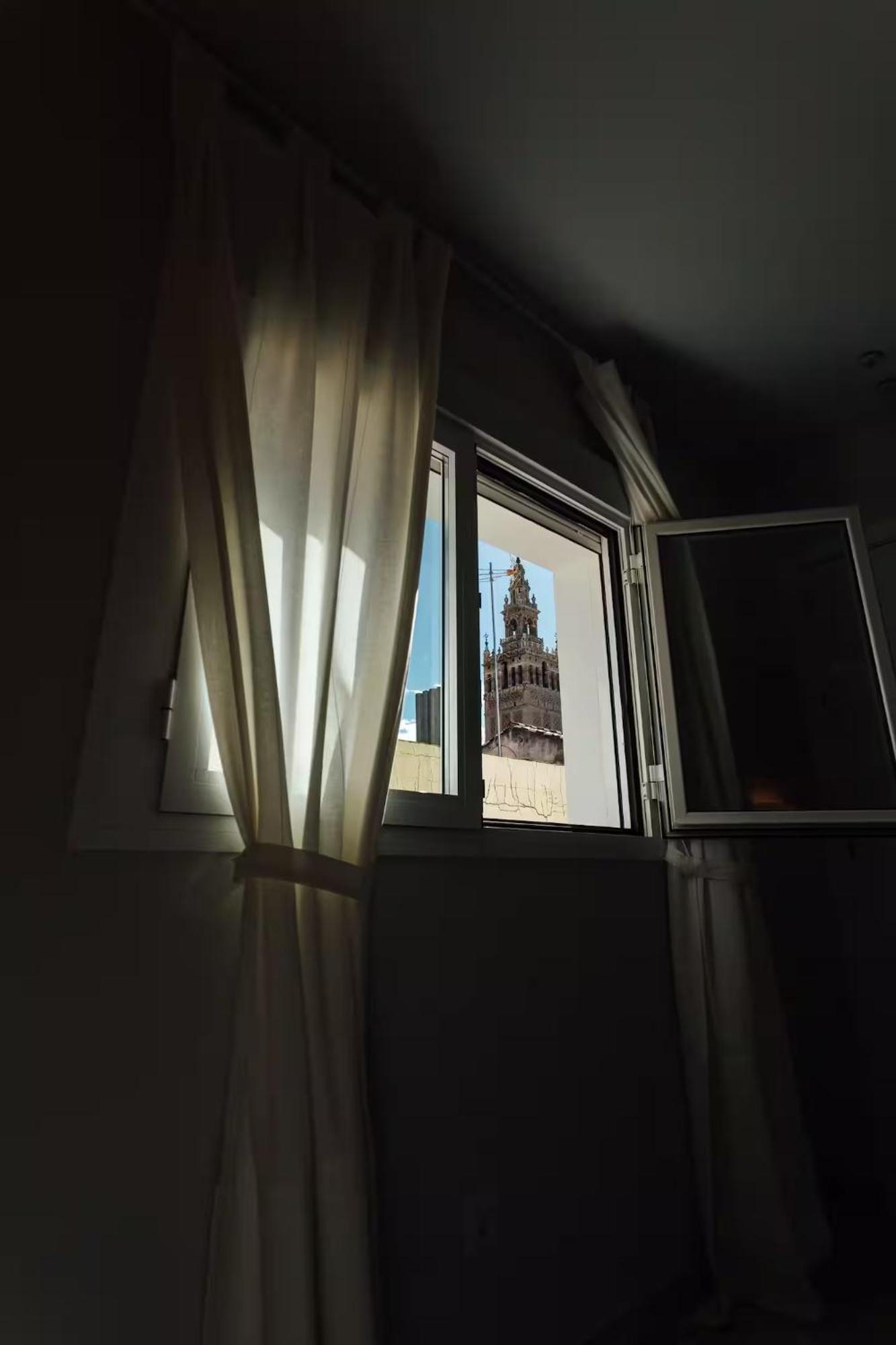 Reformed And Comfy- 2Bd 2Bth- Arenal Apartment Севиля Екстериор снимка
