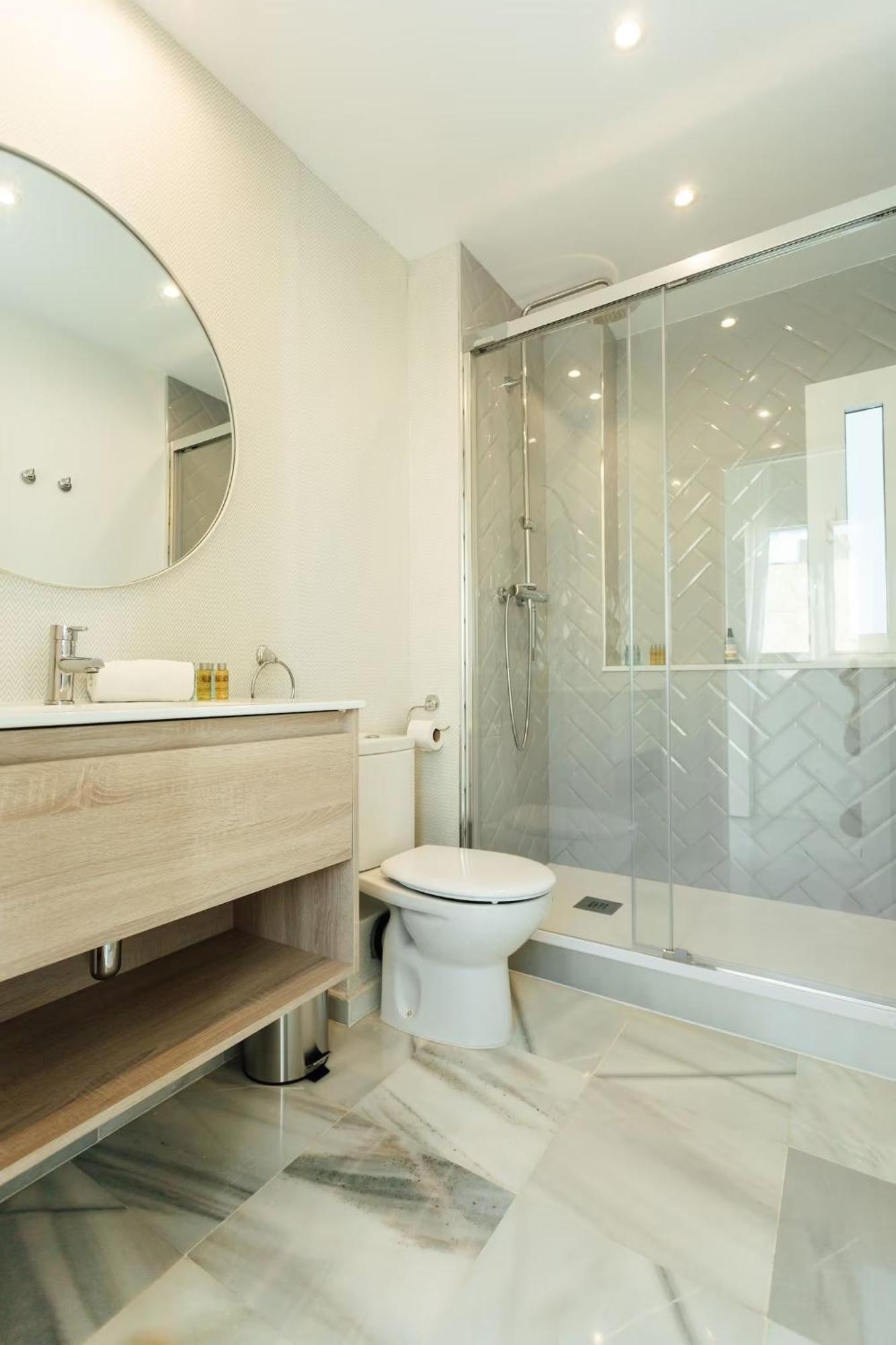 Reformed And Comfy- 2Bd 2Bth- Arenal Apartment Севиля Екстериор снимка