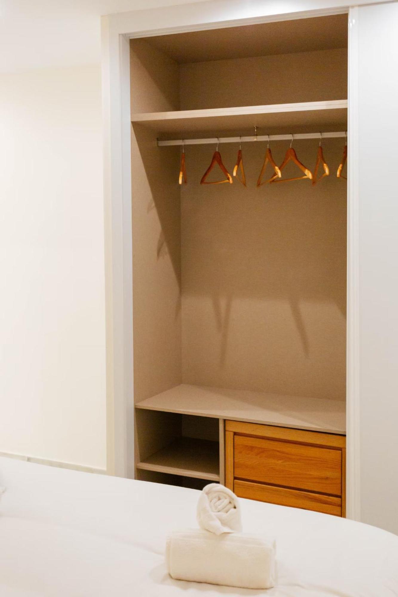 Reformed And Comfy- 2Bd 2Bth- Arenal Apartment Севиля Екстериор снимка