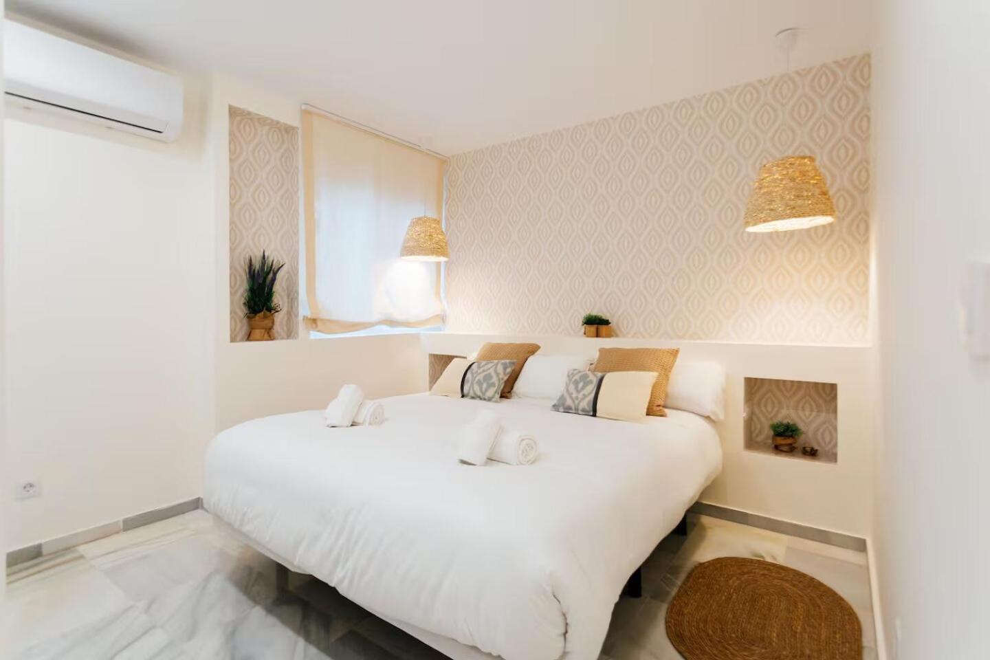 Reformed And Comfy- 2Bd 2Bth- Arenal Apartment Севиля Екстериор снимка