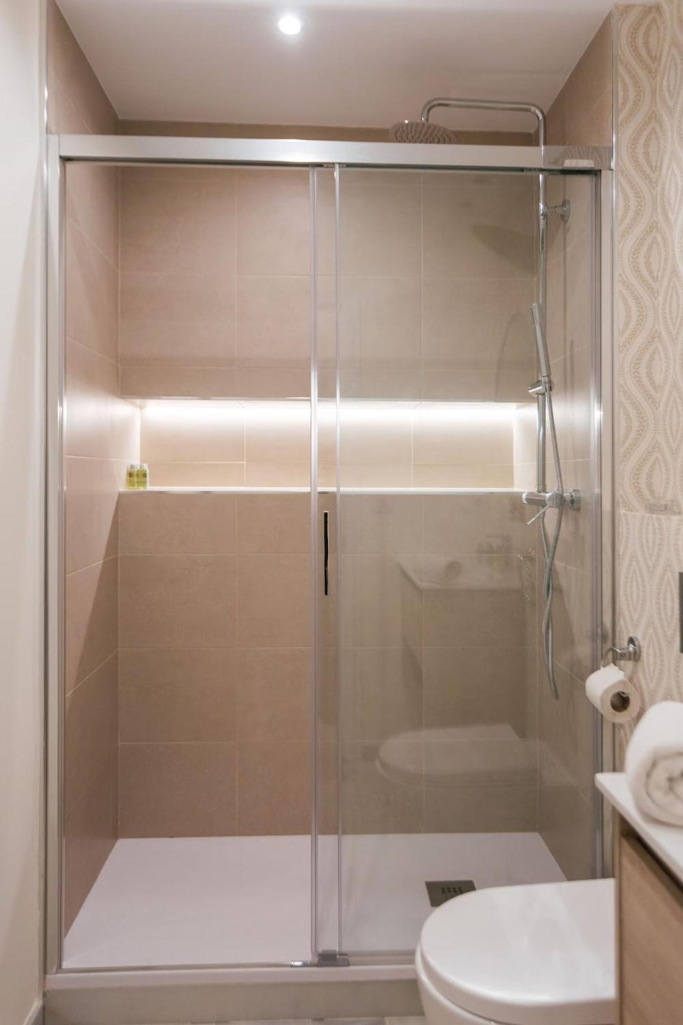 Reformed And Comfy- 2Bd 2Bth- Arenal Apartment Севиля Екстериор снимка