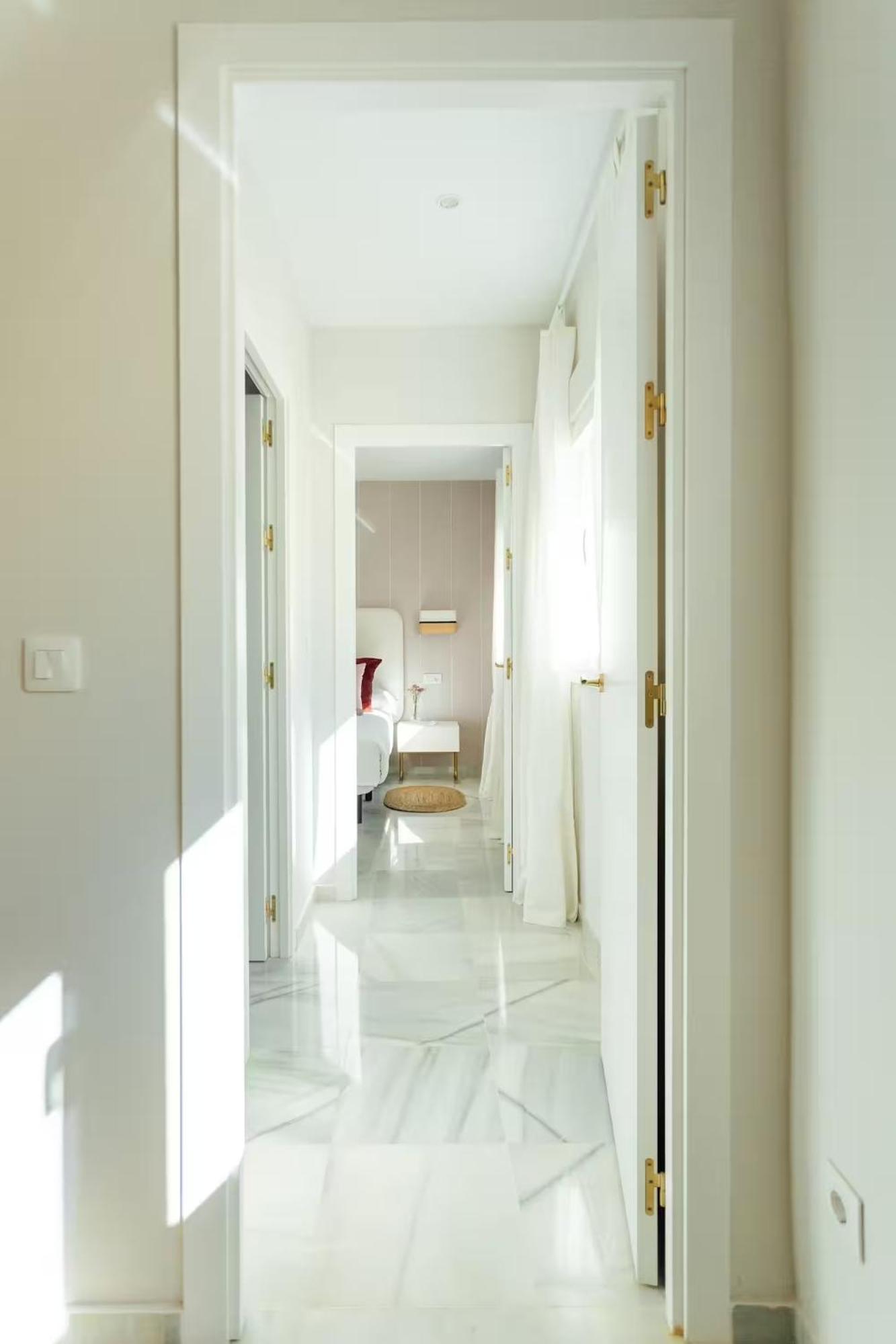 Reformed And Comfy- 2Bd 2Bth- Arenal Apartment Севиля Екстериор снимка