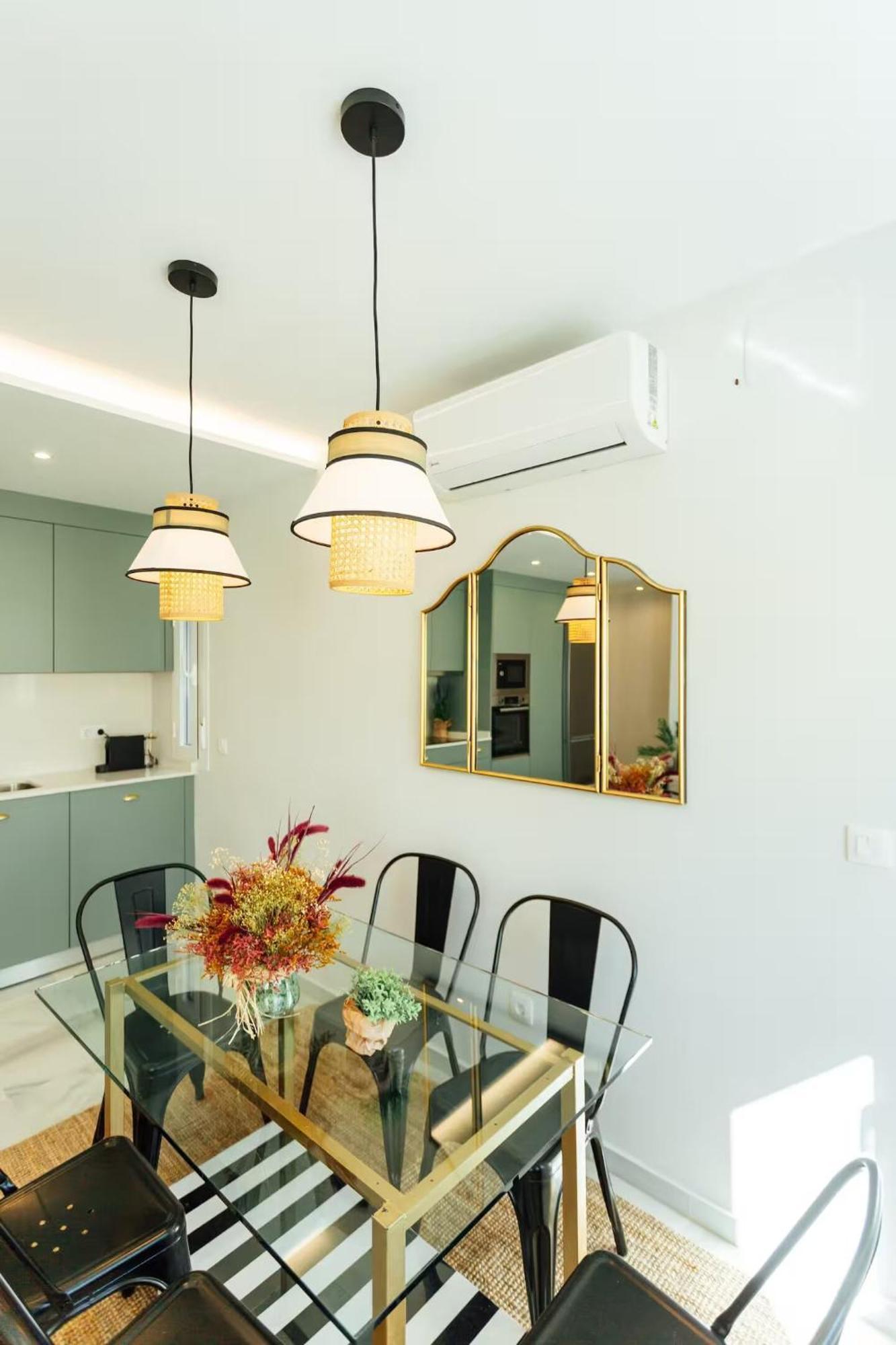 Reformed And Comfy- 2Bd 2Bth- Arenal Apartment Севиля Екстериор снимка
