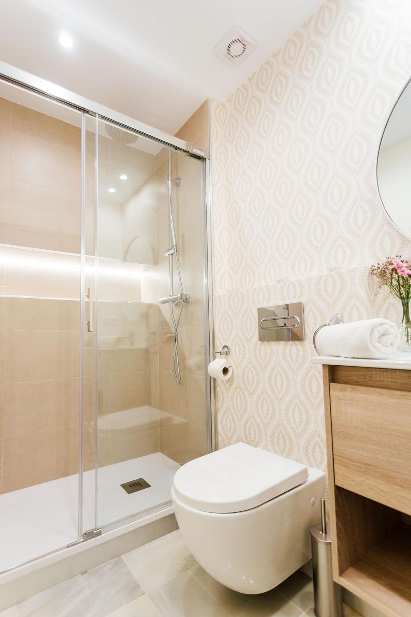 Reformed And Comfy- 2Bd 2Bth- Arenal Apartment Севиля Екстериор снимка