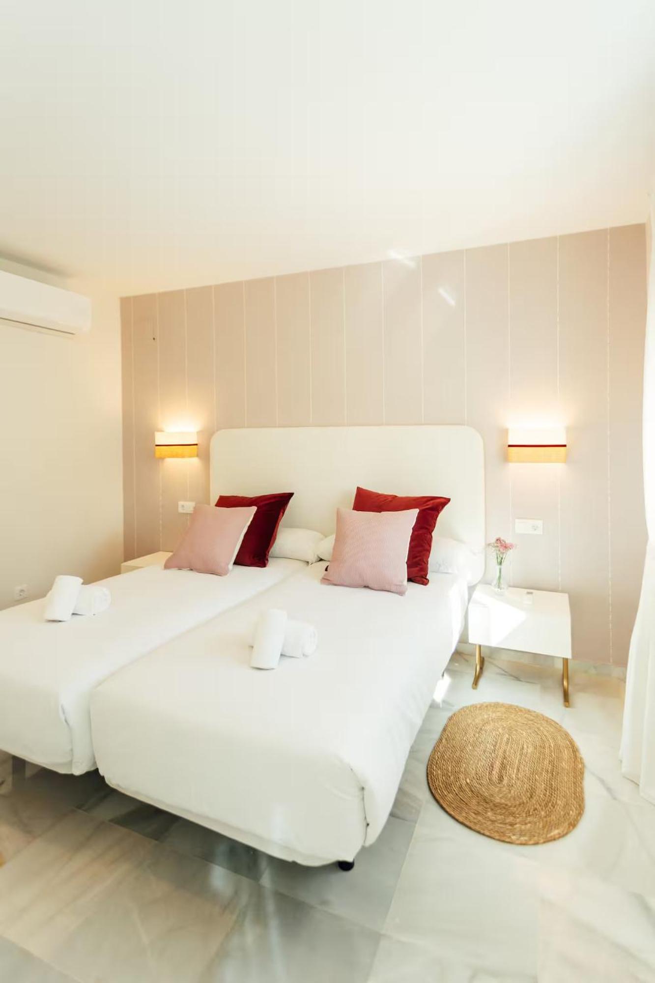 Reformed And Comfy- 2Bd 2Bth- Arenal Apartment Севиля Екстериор снимка